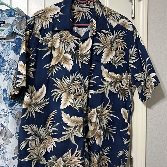 2 mens Hawaiian shirts. XL - Picture 5 of 7